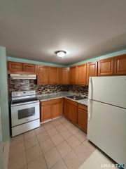 153 Bull Hill Lane 105, West Haven, CT 06516