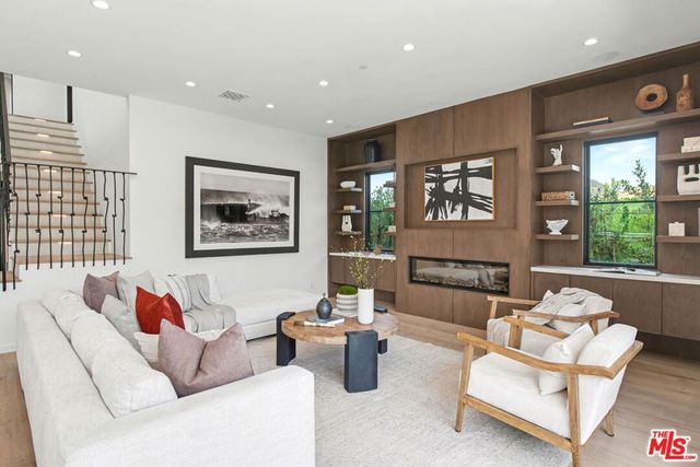 16011 Miami Way, Pacific Palisades, CA 90272