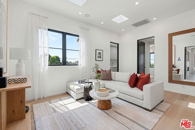 16011 Miami Way, Pacific Palisades, CA 90272