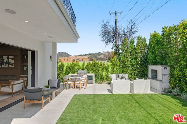 16011 Miami Way, Pacific Palisades, CA 90272