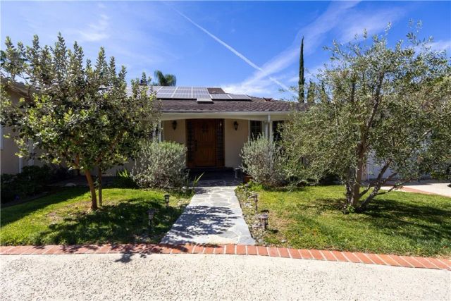5329 Mecca Avenue, Tarzana, CA 91356