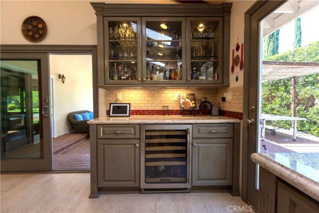 5329 Mecca Avenue, Tarzana, CA 91356