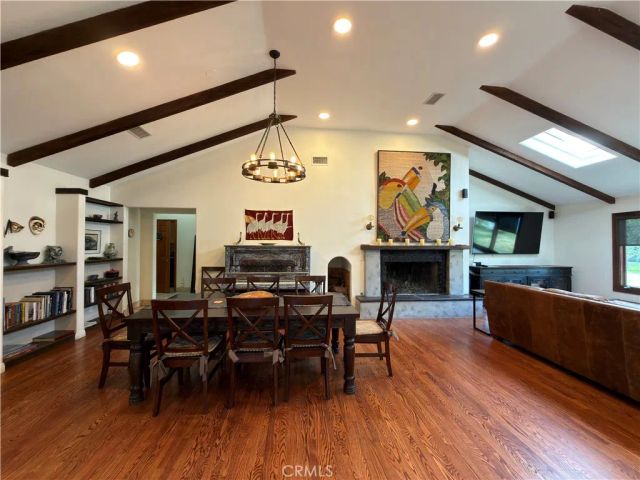 5329 Mecca Avenue, Tarzana, CA 91356