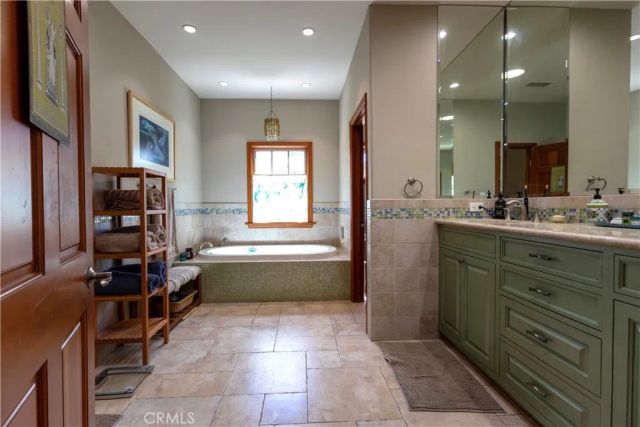 5329 Mecca Avenue, Tarzana, CA 91356
