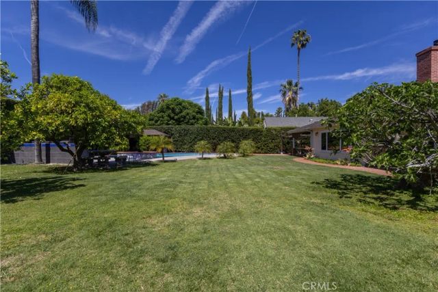 5329 Mecca Avenue, Tarzana, CA 91356