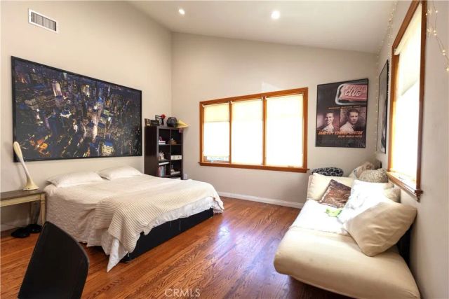 5329 Mecca Avenue, Tarzana, CA 91356