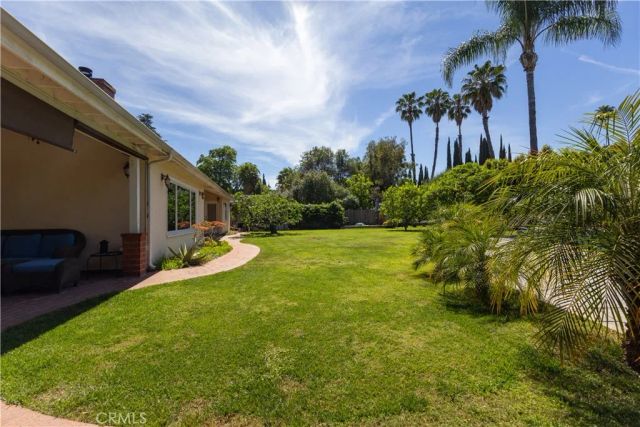 5329 Mecca Avenue, Tarzana, CA 91356