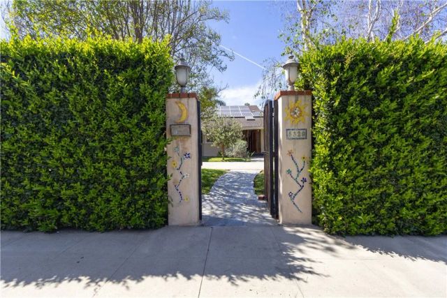 5329 Mecca Avenue, Tarzana, CA 91356