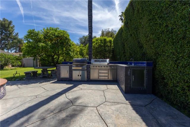 5329 Mecca Avenue, Tarzana, CA 91356