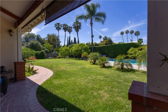 5329 Mecca Avenue, Tarzana, CA 91356