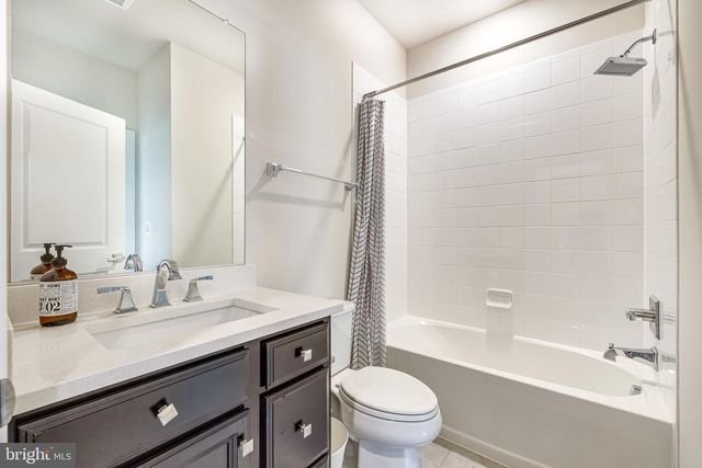 2335 WATER PROMENADE AVE, Herndon, VA 20171