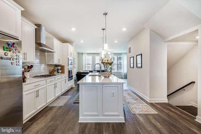 2335 WATER PROMENADE AVE, Herndon, VA 20171
