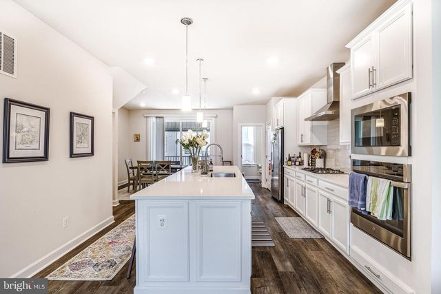 2335 WATER PROMENADE AVE, Herndon, VA 20171
