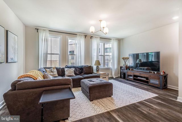 2335 WATER PROMENADE AVE, Herndon, VA 20171