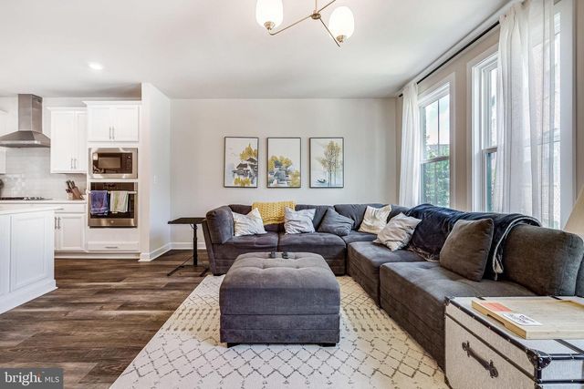2335 WATER PROMENADE AVE, Herndon, VA 20171