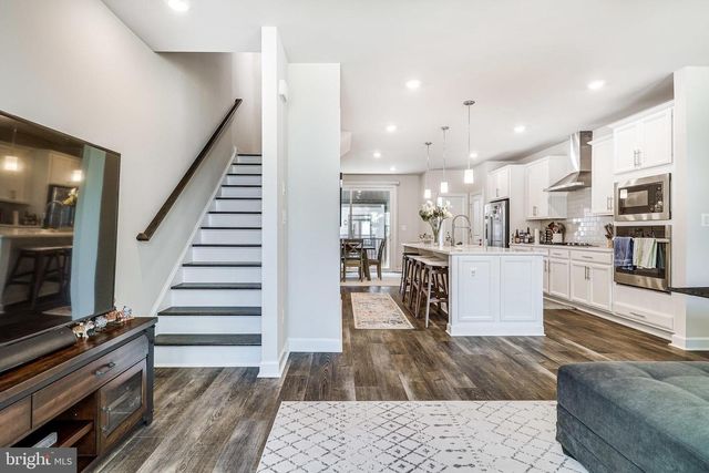 2335 WATER PROMENADE AVE, Herndon, VA 20171