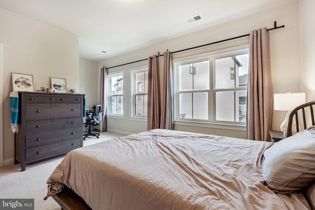 2335 WATER PROMENADE AVE, Herndon, VA 20171