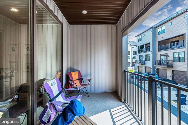 2335 WATER PROMENADE AVE, Herndon, VA 20171