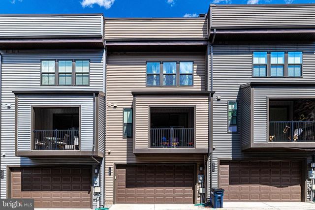 2335 WATER PROMENADE AVE, Herndon, VA 20171