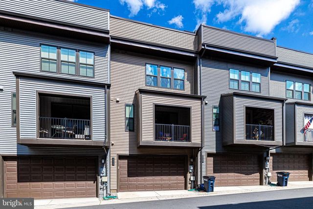 2335 WATER PROMENADE AVE, Herndon, VA 20171
