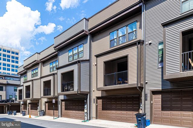 2335 WATER PROMENADE AVE, Herndon, VA 20171