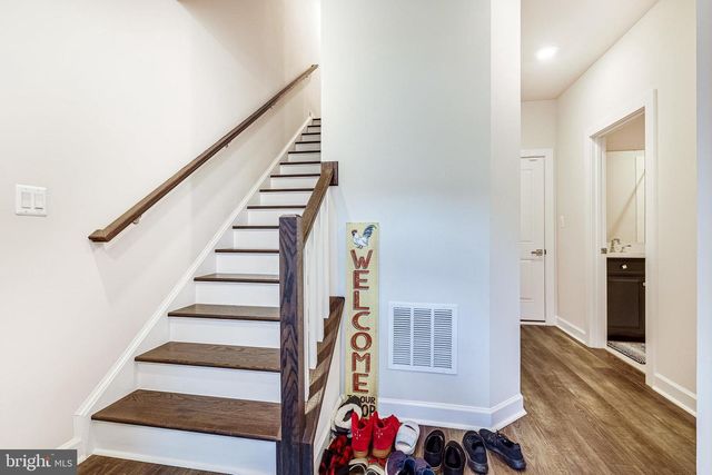 2335 WATER PROMENADE AVE, Herndon, VA 20171