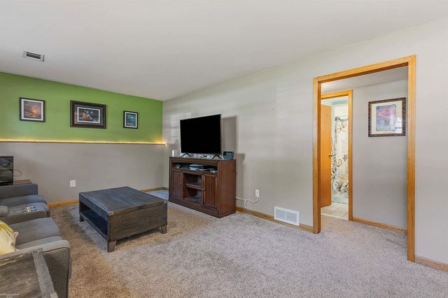 41688 Tetley Dr Drive, Sterling Heights, MI 48313