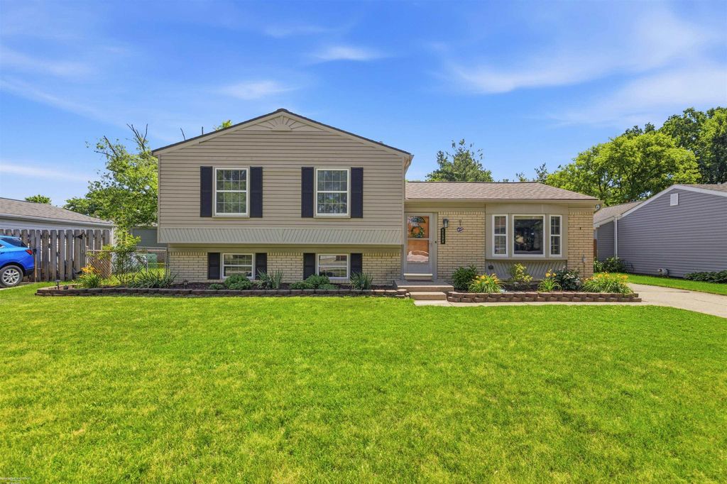 41688 Tetley Dr Drive, Sterling Heights, MI 48313