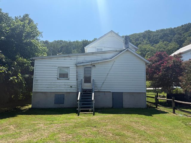 307 Market AVE, Iron Gate, VA 24448