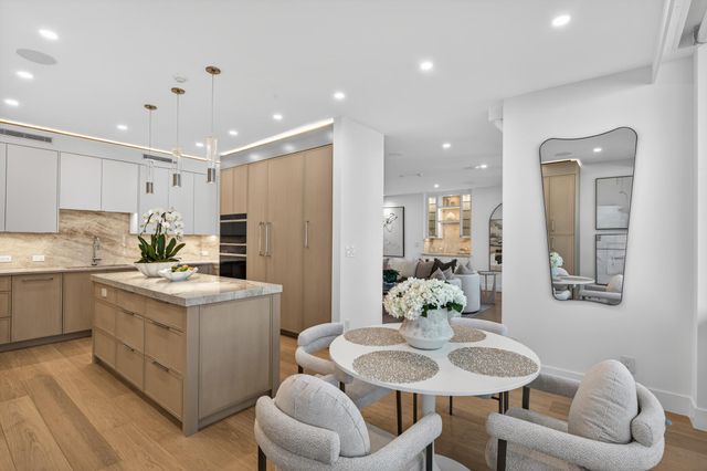 100 Royal Palm Way D2, Palm Beach, FL 33480