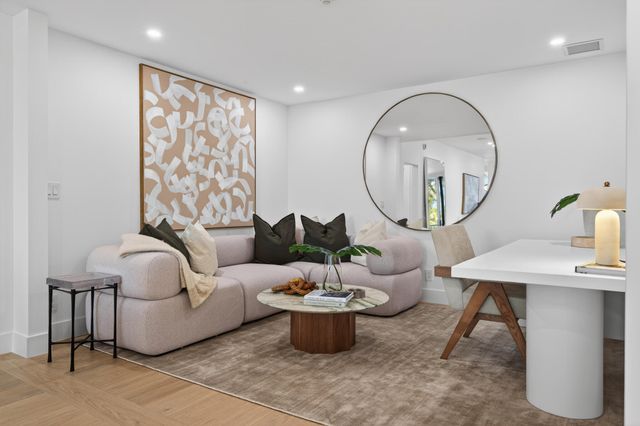 100 Royal Palm Way D2, Palm Beach, FL 33480