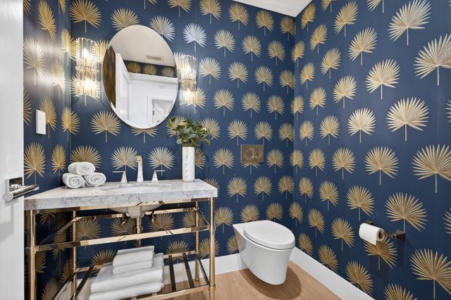 100 Royal Palm Way D2, Palm Beach, FL 33480