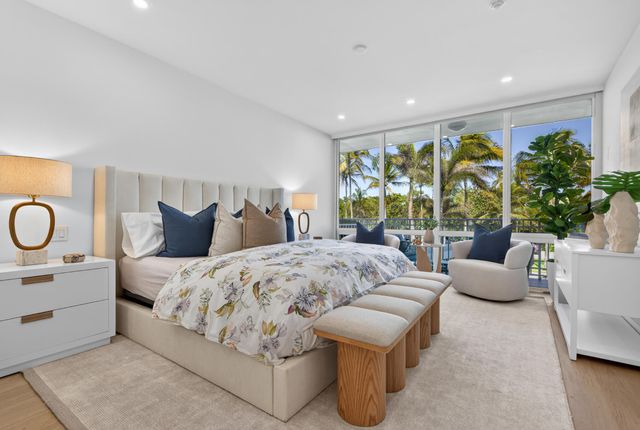 100 Royal Palm Way D2, Palm Beach, FL 33480