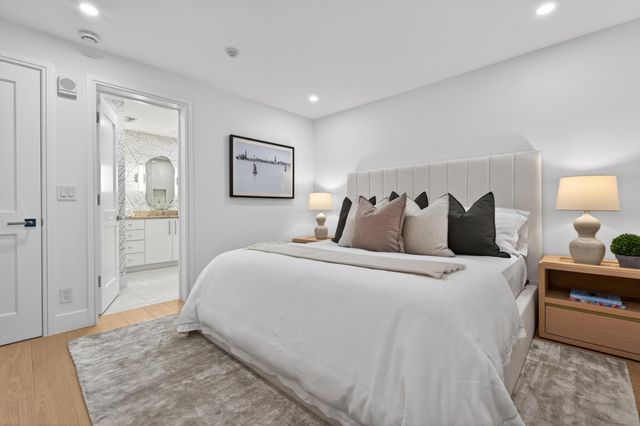 100 Royal Palm Way D2, Palm Beach, FL 33480