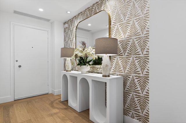 100 Royal Palm Way D2, Palm Beach, FL 33480