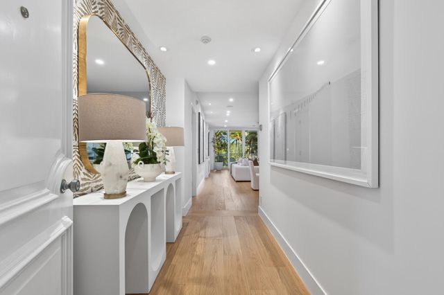 100 Royal Palm Way D2, Palm Beach, FL 33480