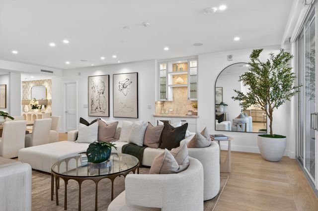 100 Royal Palm Way D2, Palm Beach, FL 33480