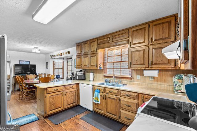 102 Hayes Circle, Rex, GA 30273