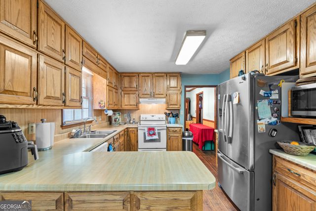 102 Hayes Circle, Rex, GA 30273