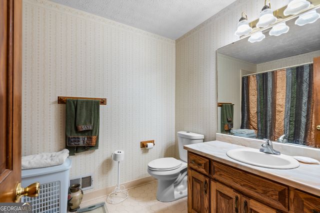 102 Hayes Circle, Rex, GA 30273