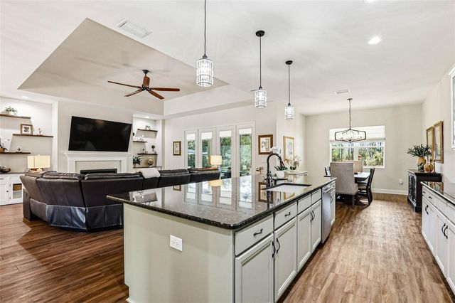 8001 WOODLEAF BOULEVARD, Wesley Chapel, FL 33544