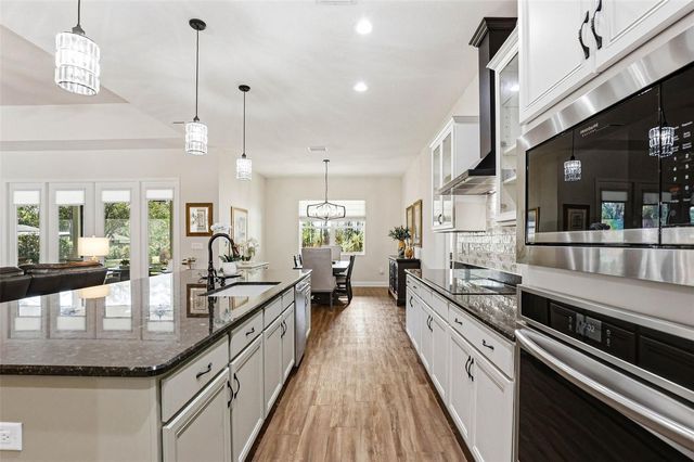 8001 WOODLEAF BOULEVARD, Wesley Chapel, FL 33544