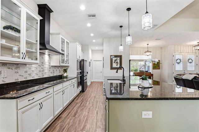 8001 WOODLEAF BOULEVARD, Wesley Chapel, FL 33544