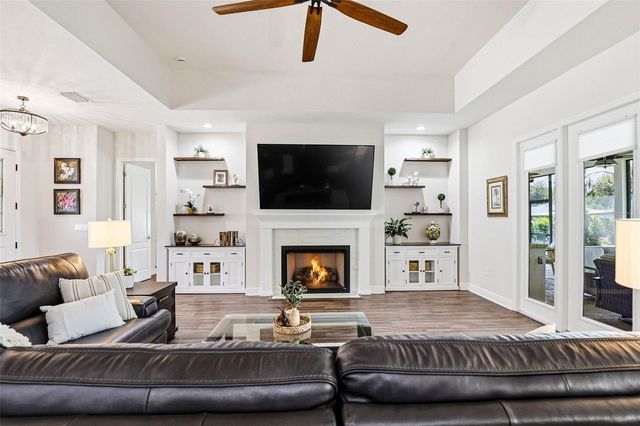 8001 WOODLEAF BOULEVARD, Wesley Chapel, FL 33544