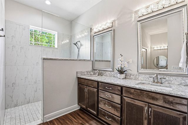 8001 WOODLEAF BOULEVARD, Wesley Chapel, FL 33544