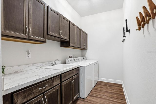 8001 WOODLEAF BOULEVARD, Wesley Chapel, FL 33544