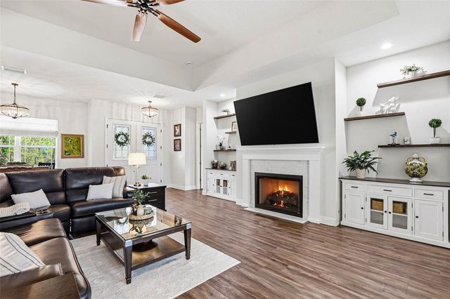 8001 WOODLEAF BOULEVARD, Wesley Chapel, FL 33544