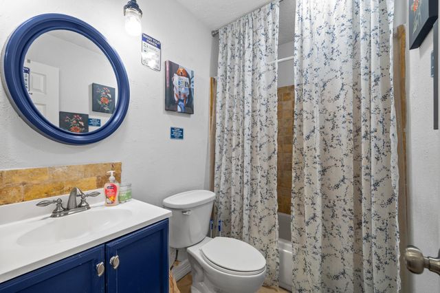 5130 Court Road, Houston, TX 77053