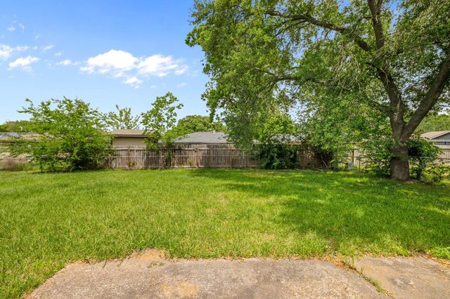 5130 Court Road, Houston, TX 77053