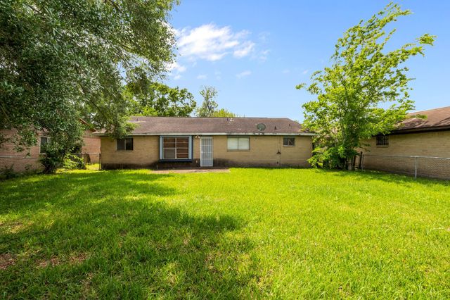 5130 Court Road, Houston, TX 77053